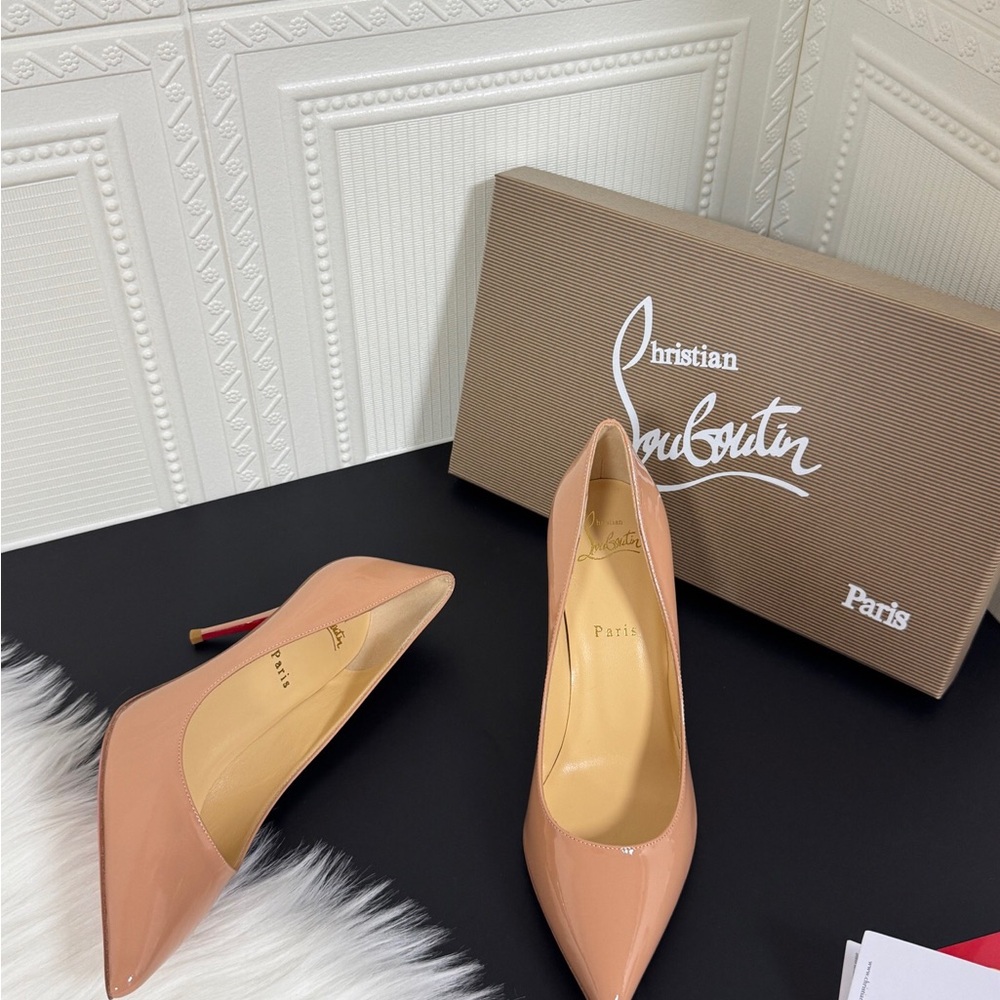 Christian Louboutin Kate 85mm Peach Patent Leather Pointed-Toe Pumps - Picture 3 of 9